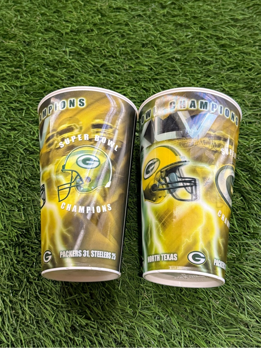 Vintage 2001 Collectible Cups - Green Bay Packers NFL Super Bowl - set of 2